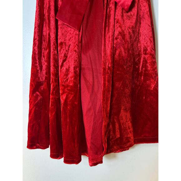 NINGBO JASON INTL TRADE CO Girl’s Red Velvet Costume Cape - Picture 9 of 11